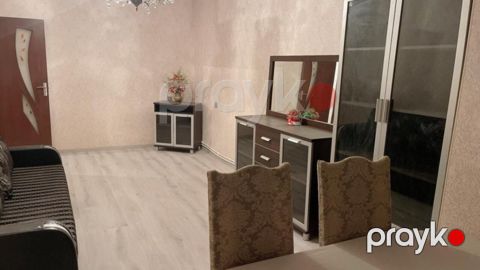 Satılır 3 otaqlı köhnə tikili 90 m²