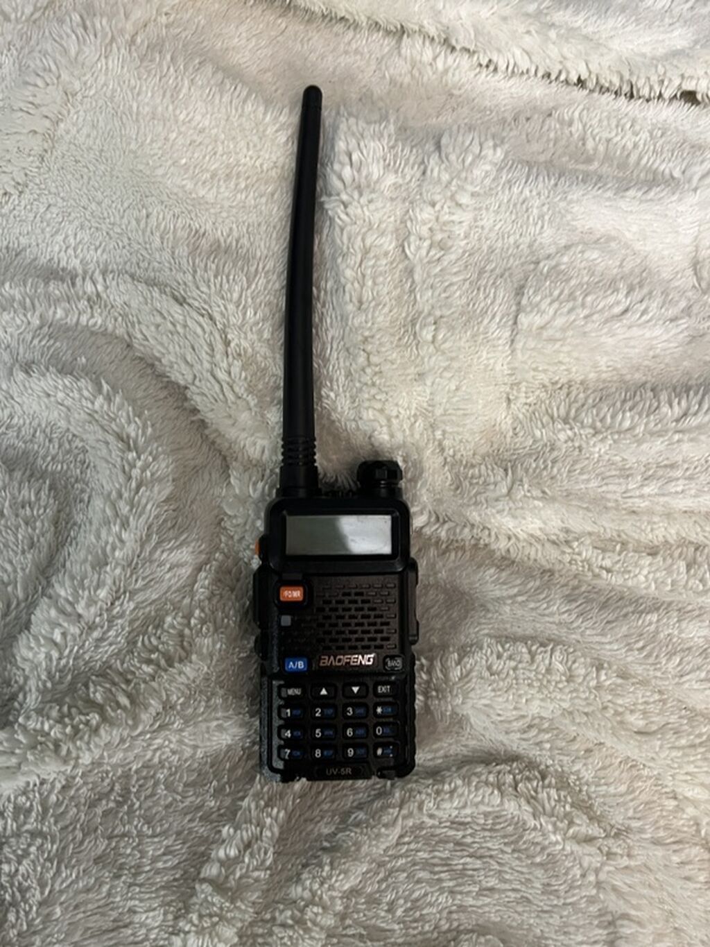 Baofeng UV-5R əl radiostansiyası - İki diapazon: VHF/UHF (136–174 MHz — Mallar, Bakı