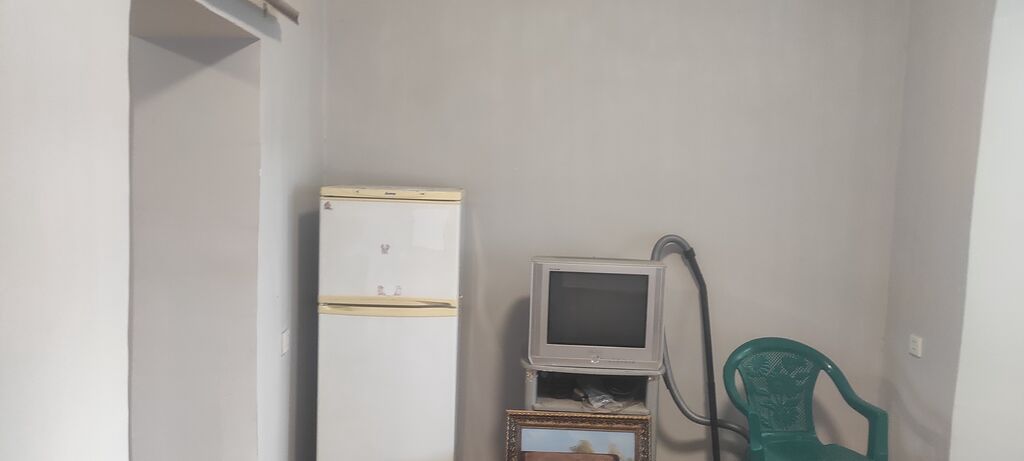 Mənzil Binəqədi də yerləşir . Ev yiyəsi ilə eyni həyətdə qalır. Başqa — Daşınmaz əmlak, Mehdiabad (5)