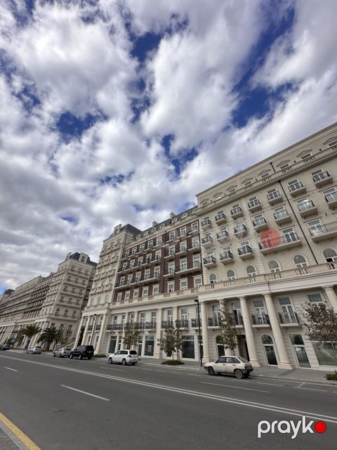 Satılır 4 otaqlı yeni tikili 175 m²