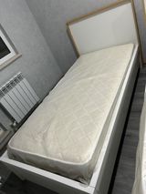 Çarpayı 150 azn.Matrasın klonkası soyulmayıb.Heç bir problemi — Мебель