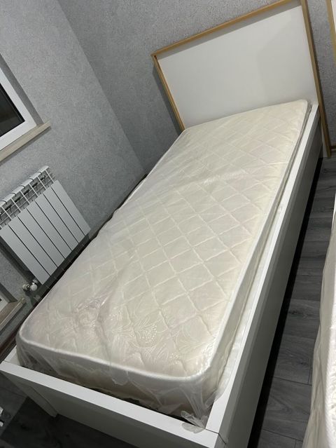 Çarpayı 150 azn.Matrasın klonkası soyulmayıb.Heç bir problemi