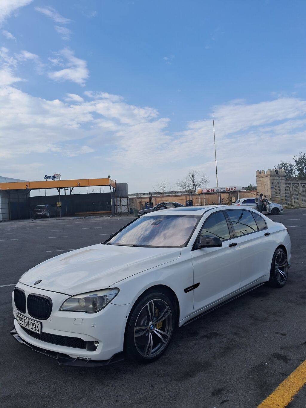 BMW 750: 4.4 l | 2011 il Sedan — Avto, Novxanı (2)
