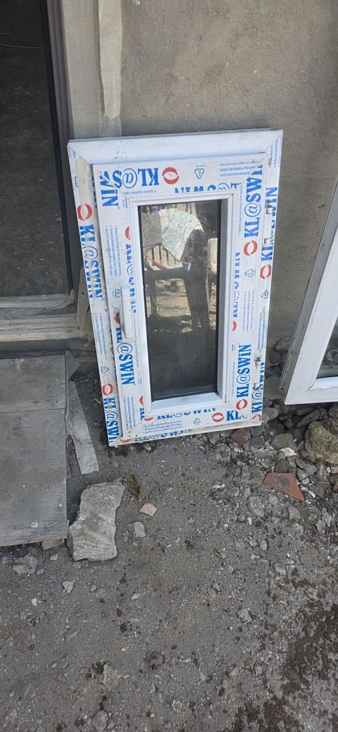 PVC pəncərə çərçivəsi və qapaxlı açılan pəncərə sashı - Material: ağ