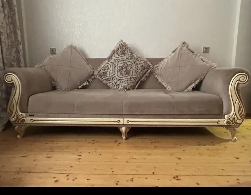 Divan satilir 200azn acilmir baza yoxdu unvan lokbatan vusqa2Klassik — Mebel, Digah