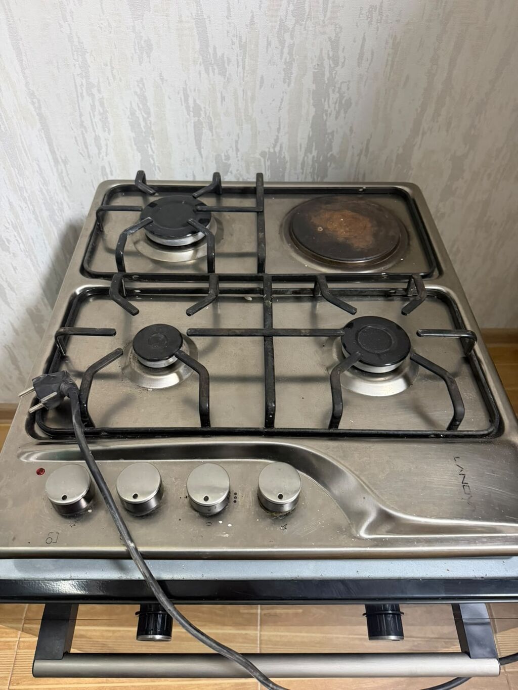 Rəxşəndə🦋 Qaz peçi və aspirator satılır. Qiymət 100 manat. Ayrı ayrı