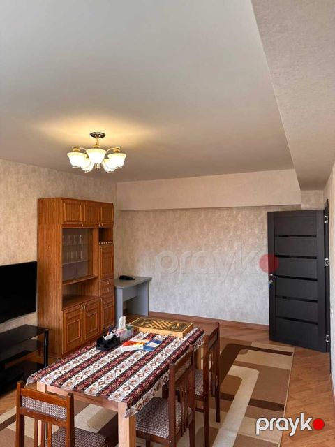 İcarəyə verilir 3 otaqlı köhnə tikili 120 m²
