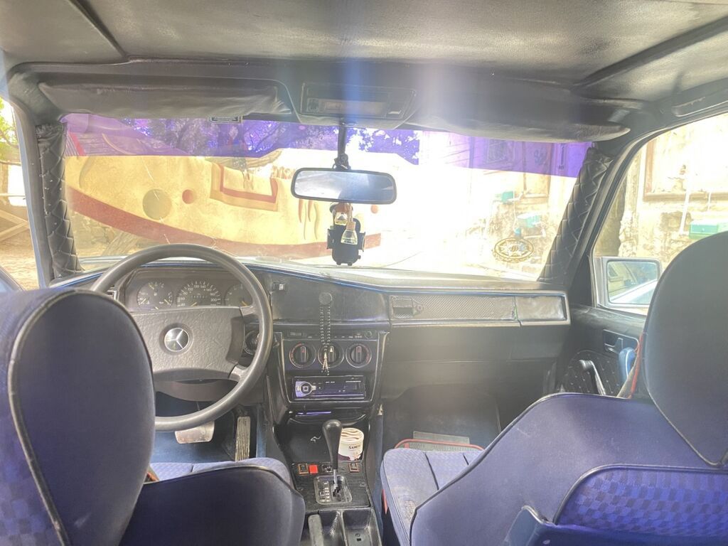 Mercedes-Benz 190 (W201) sedan - Korpus: 4 qapılı sedan, mavi rəng - — Avto, Sumqayıt (3)