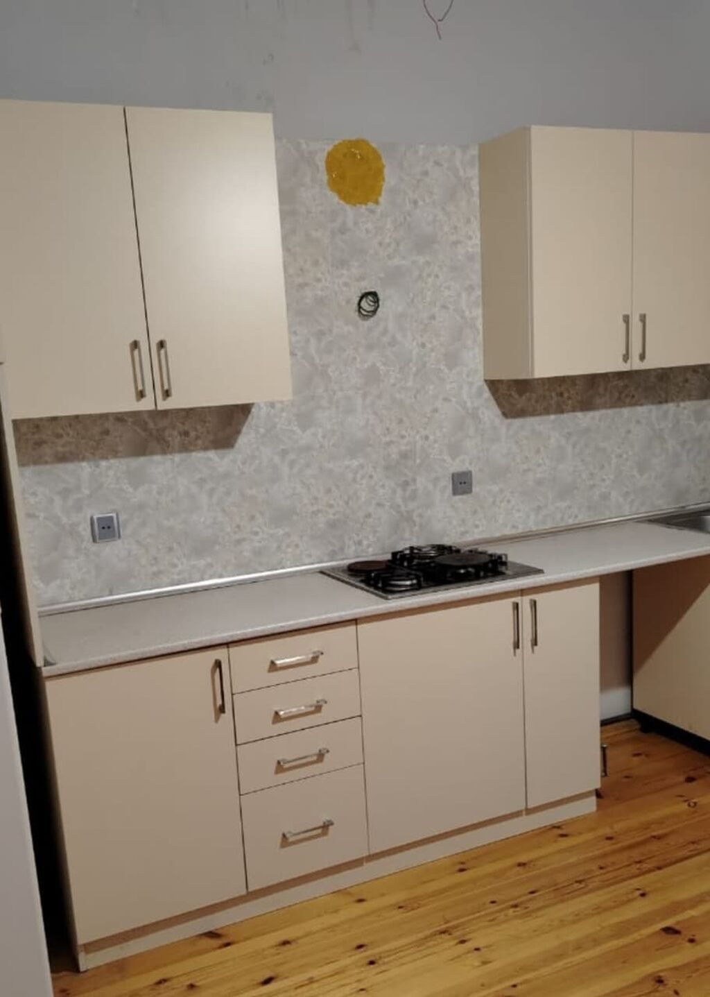 ✅ENDIRiM Metbex mebeli 330 AZN satılır üstünde moyka ve qaz verilir