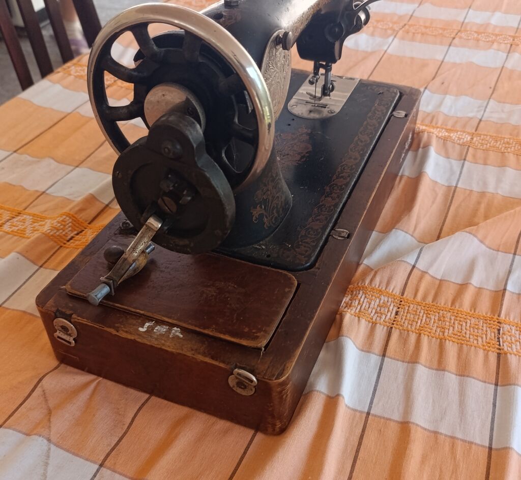 Qədim tikiş maşını,1 əsrlik,tam işlək vəziyyətdə — Biznes və avadanlıq, Mingəçevir (4)