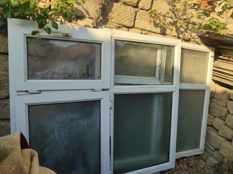 İşlənmiş İkiqat şüşə paketi Plastik pəncərə, Еni: 150 sm, Uzunluğu: 150 sm