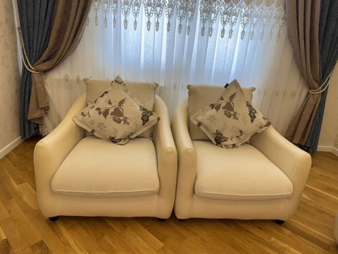 Krem rəngli yumşaq mebel dəsti 2500 manata SALONI mebel magazasindan — Qobu