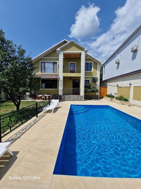İcarəyə verilir 4 otaqlı həyət evi/bağ evi 150 m²
