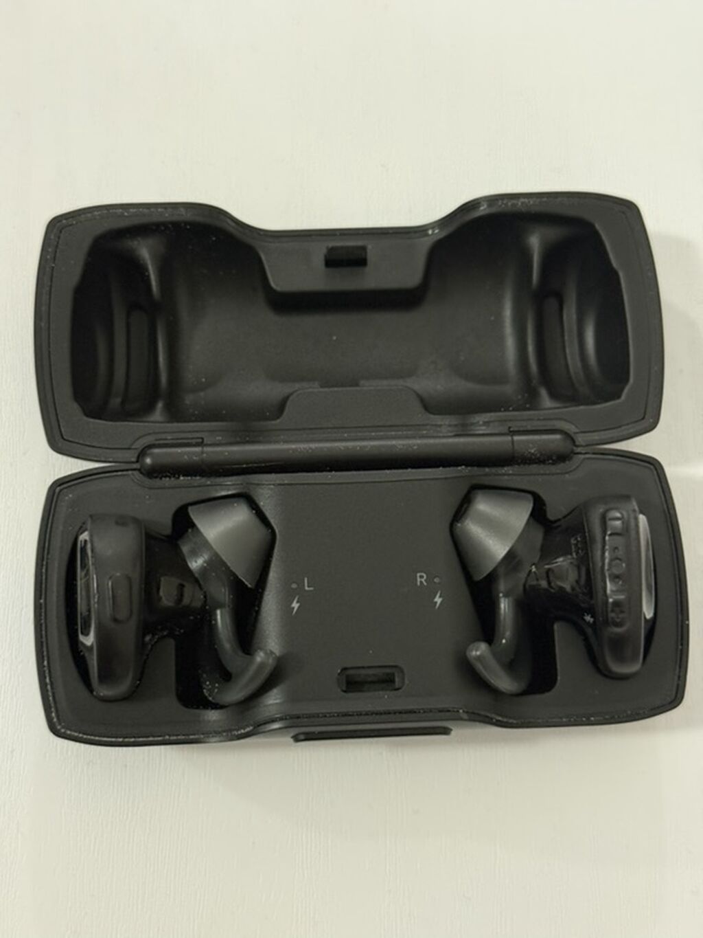 Məhsul: Bose SoundSport Free simsiz qulaqlıqlar (şarj qutusu ilə)