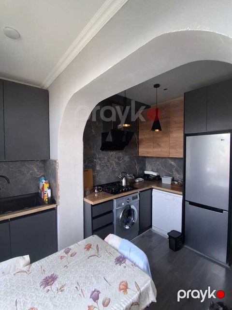 Satılır 2 otaqlı köhnə tikili 66 m²