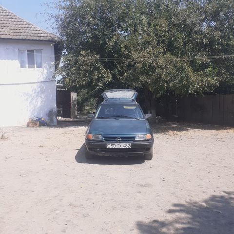Opel Astra F Caravan (universal kuzov) - Kuzov: 5 qapılı universal