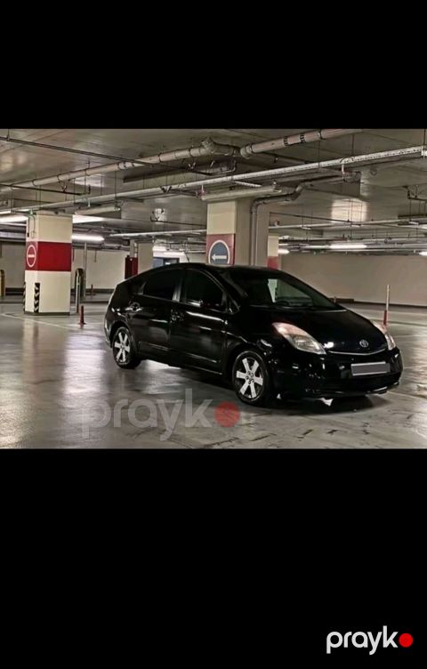 Toyota Prius: 1.4 l | 2016 il Hetçbek