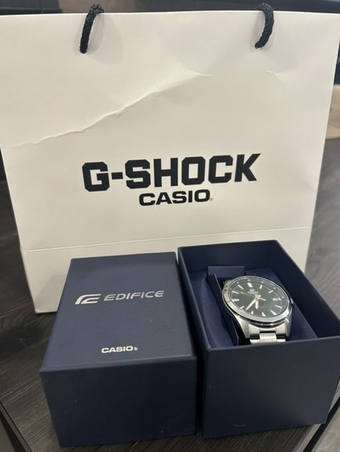 Casio Edifice qol saatı - Brend: Casio Edifice - Korpus və bilərzik