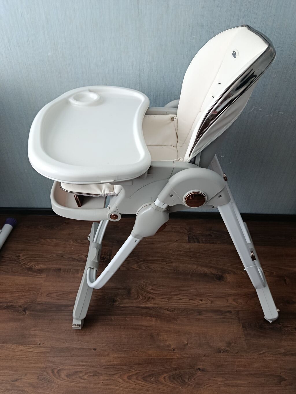 Kidilo yemək stulu satılır. Çox az istifadə olunub, vəziyyəti əladır