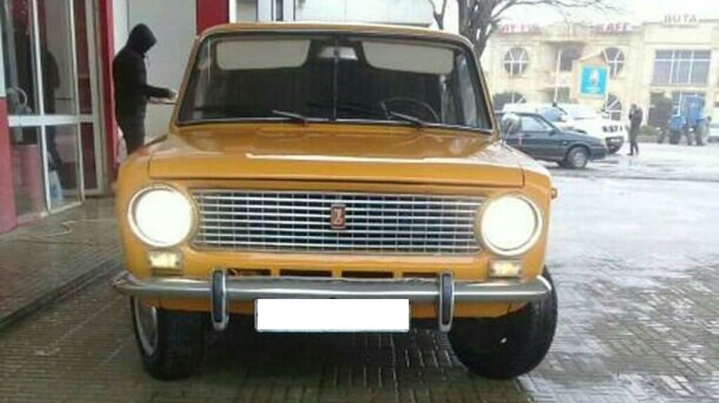 Yalnız WhatsApp VAZ 2101 “Jiquli” sedan, xardal-sarı rəngdə klassik — Avto, Bakı