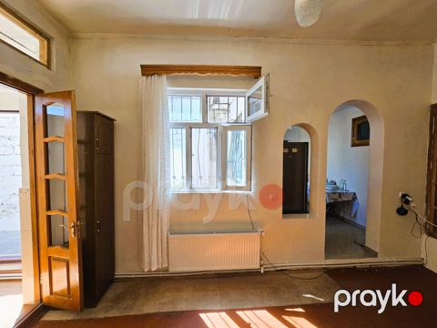 Satılır 4 otaqlı həyət evi/bağ evi 100 m²