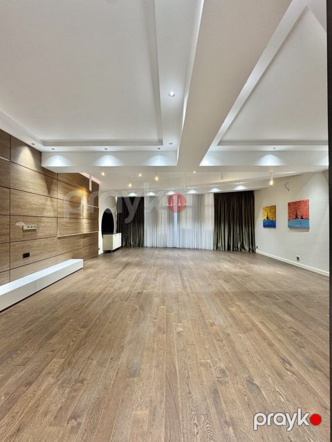 Satılır 5 otaqlı yeni tikili 285 m²