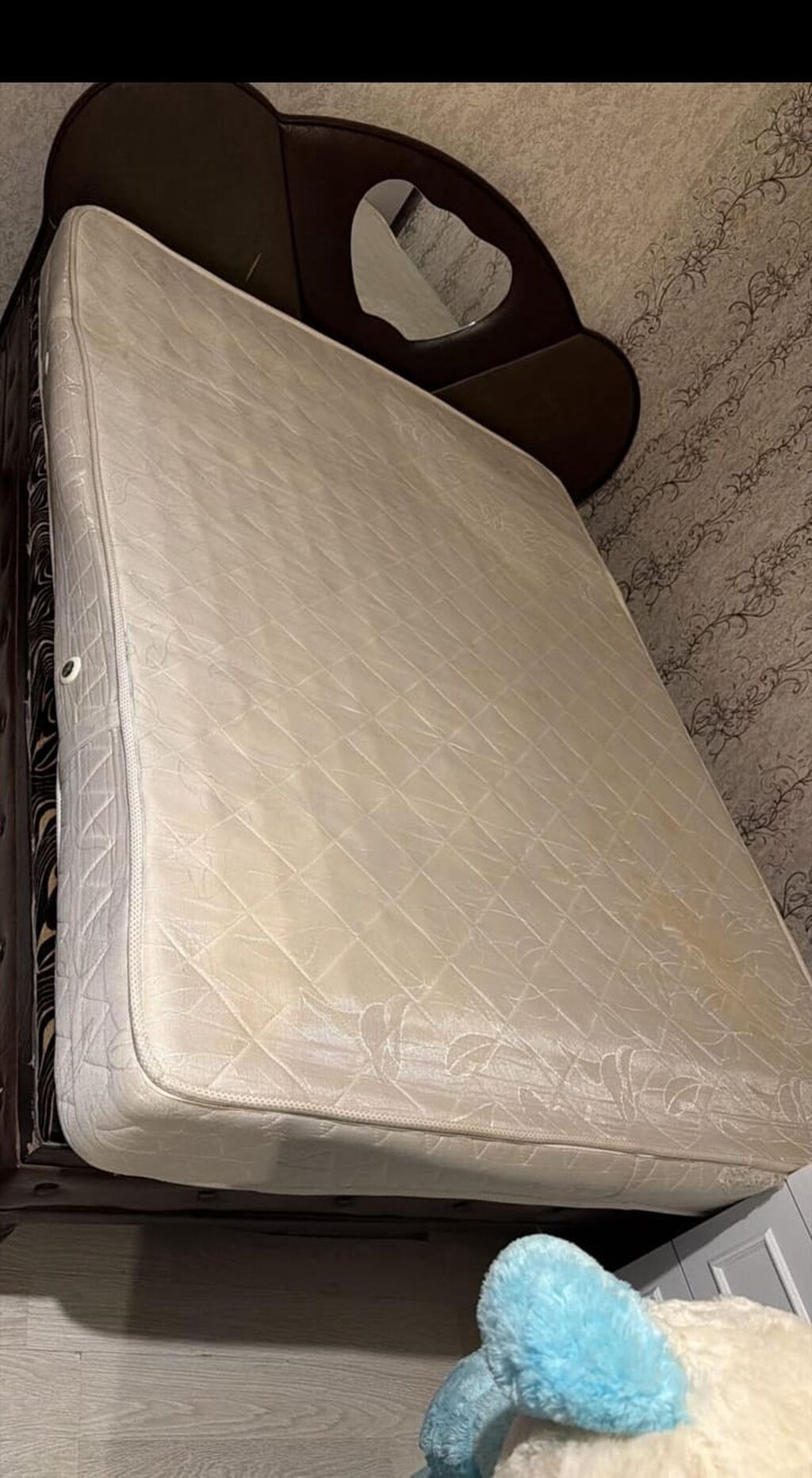 (Taxt) yaxwi veziyyetde seliqeli islenib matras daxildir qiriq siniq — Mebel, Digah