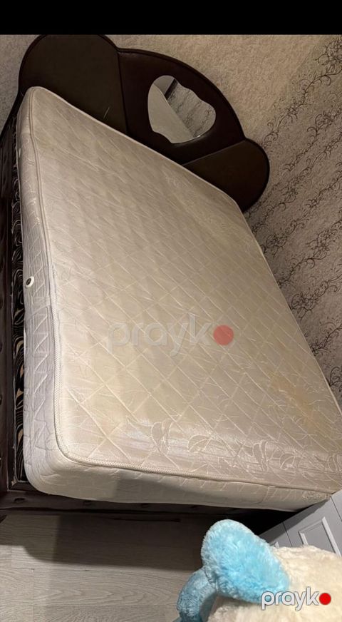 (Taxt) yaxwi veziyyetde seliqeli islenib matras daxildir qiriq siniq