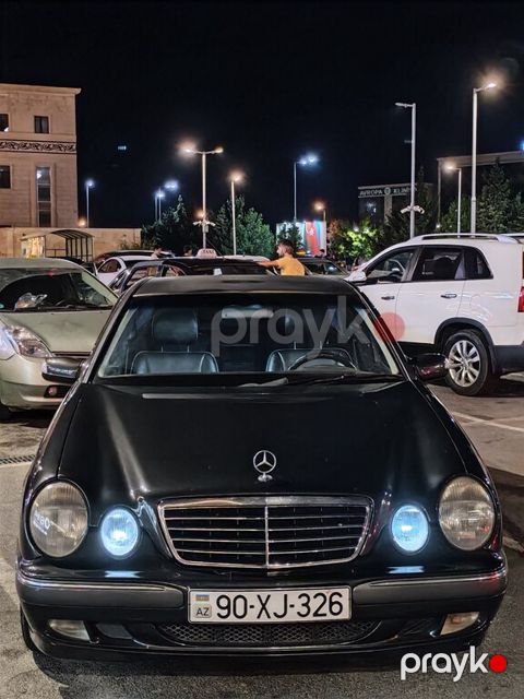 Mercedes E 240, 2.4 L, 2000 il, 440 000 km