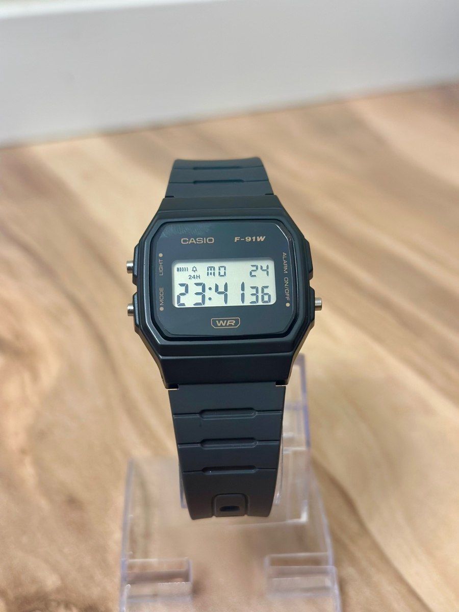 Casio F-91W qol saatı — Şəxsi əşyalar, Bakı
