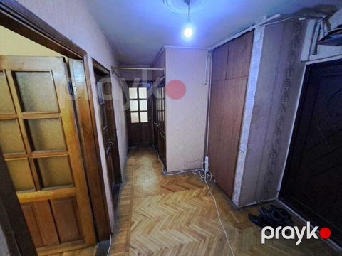 Satılır 3 otaqlı köhnə tikili 75 m²