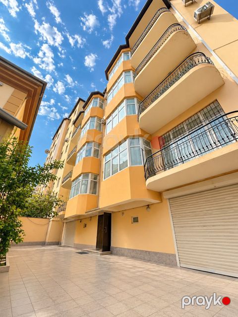Satılır 6 otaqlı yeni tikili 270 m²