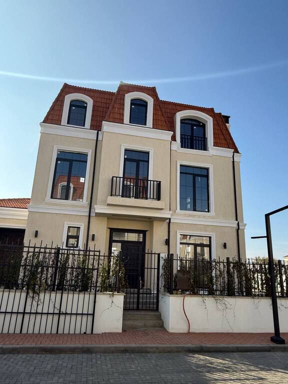 Satılır 7 otaqlı həyət evi/bağ evi 310 m² — Ev, villa, Bakı