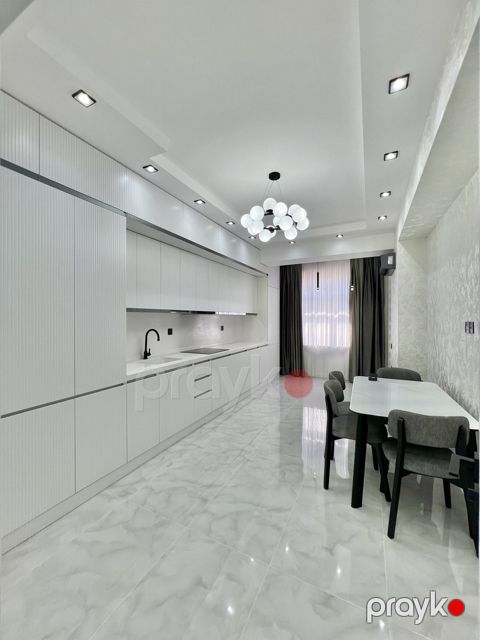 Satılır 3 otaqlı yeni tikili 100 m²