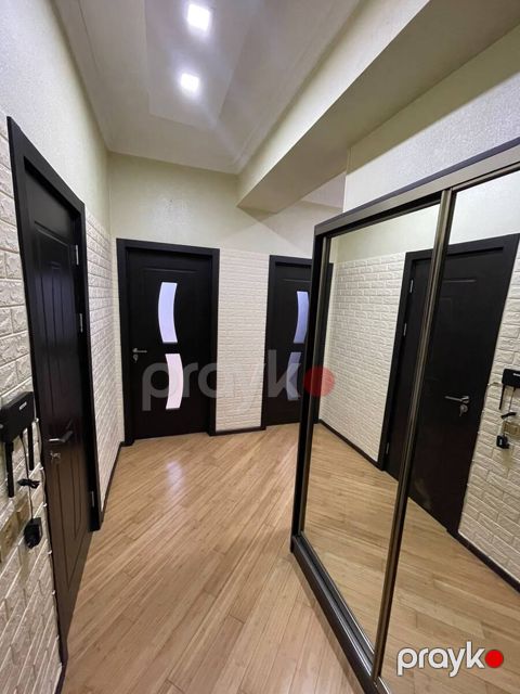 İcarəyə verilir 2 otaqlı köhnə tikili 80 m²
