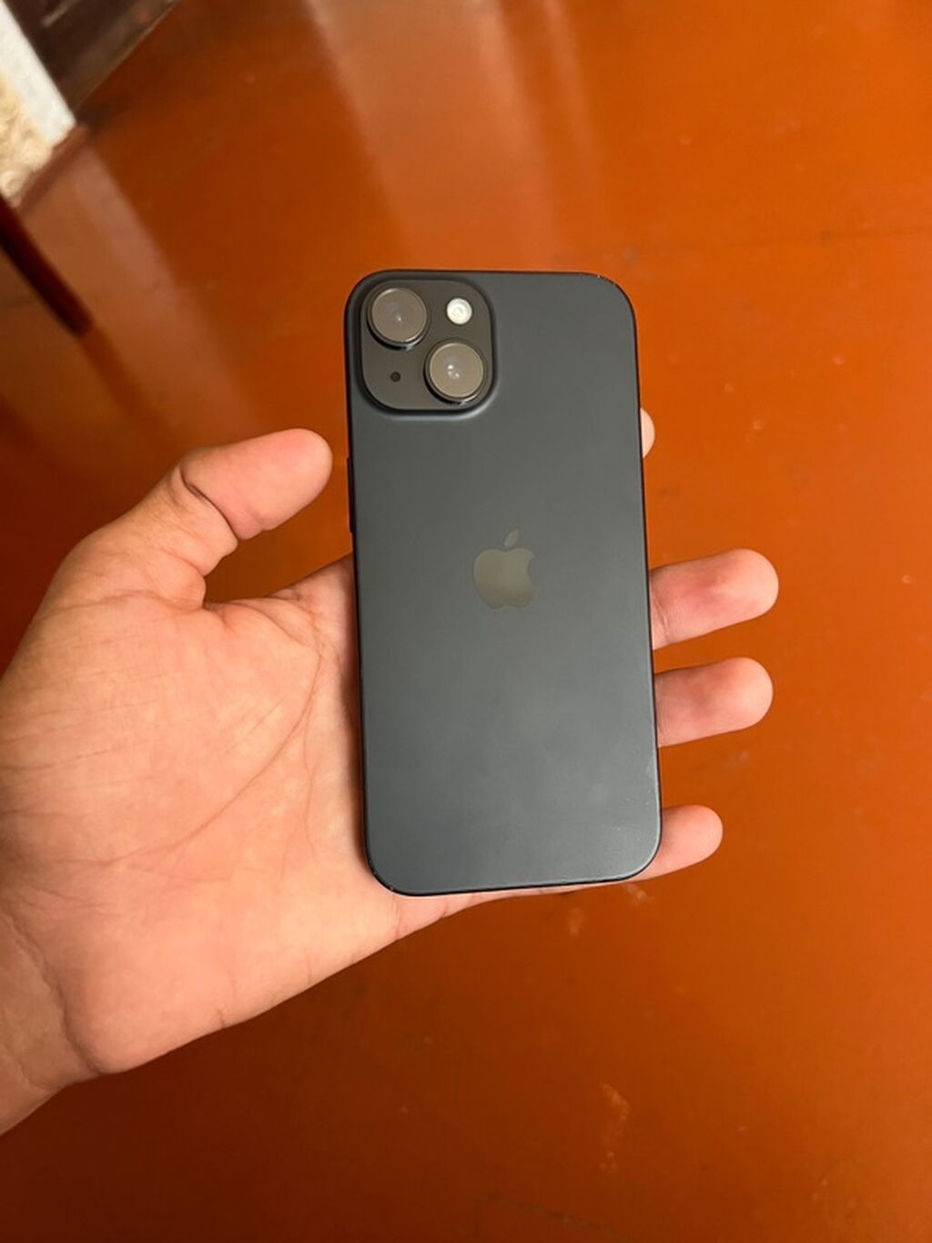 iPhone 15, 128 GB, qara