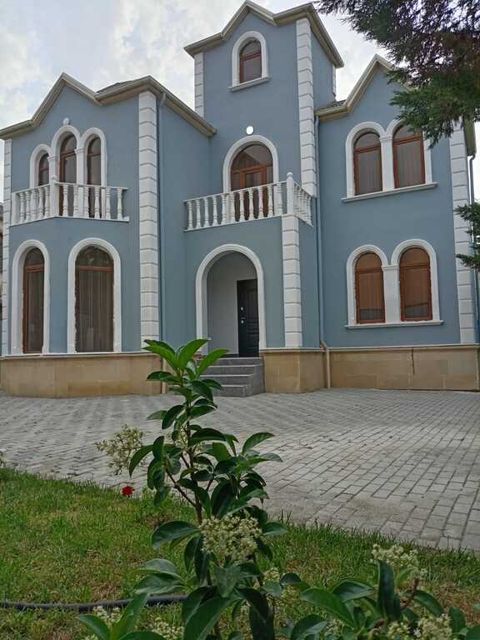 Satılır 5 otaqlı həyət evi/bağ evi 200 m²
