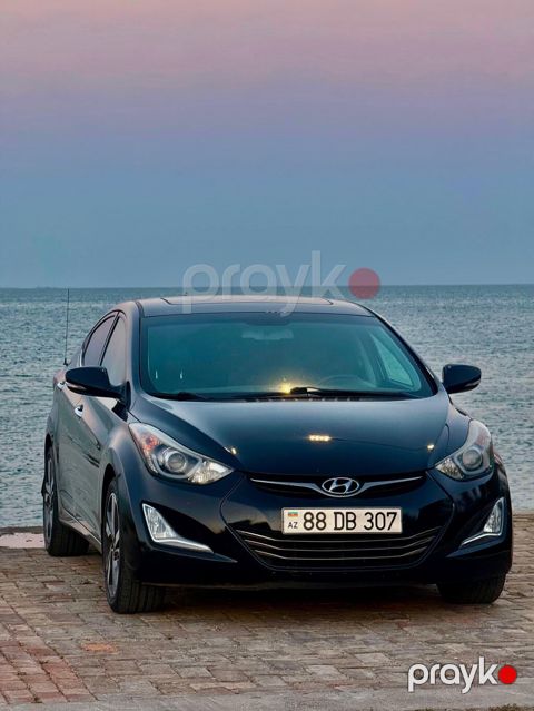 Hyundai Elantra: 1.8 l | 2014 il Sedan