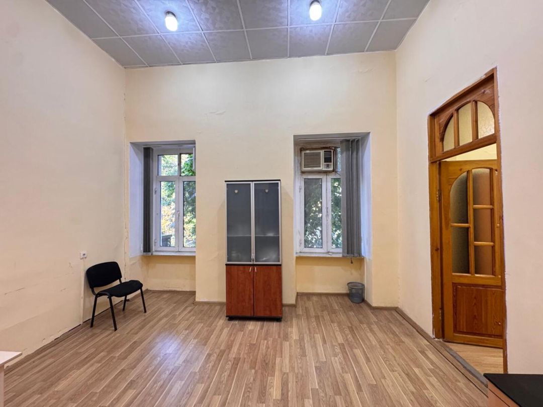 Ofis icarəyə verilir, İçərişəhər m. — Daşınmaz əmlak, Bakı