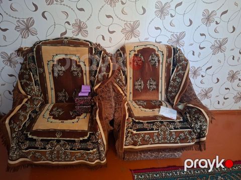İki ədəd yumşaq kreslo dəsti - Klassik üslubda, qəhvəyi-bej