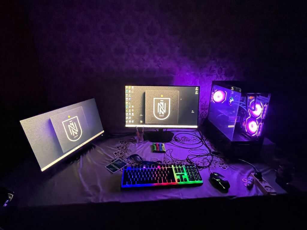 Gaming stolüstü kompüter komplekti - Güclü oyun PC-si: şüşə yan