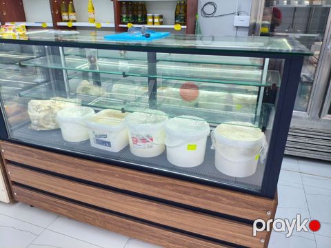 Soyuduculu vitrin satılır .Ölçüsü 1,80 metr. - Ön və yanları şüşəli — Xırdalan