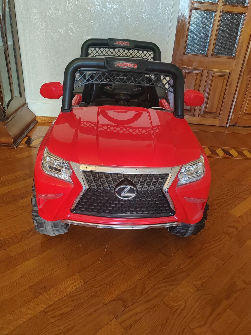 Uşaq üçün elektrikli maşın – qırmızı rəng Xüsusiyyətlər: - SUV — Mallar, Bakı