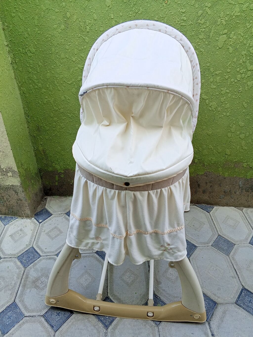 Oğlan və qız üçün, İşlənmiş, Yumru, Beşik, Dəstsiz, Matras ilə, Yellənmə mexanizmi ilə — Mebel, Bakı (4)