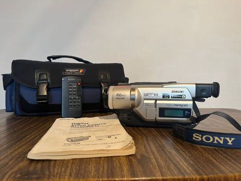 Sony Digital8 Handycam video kamera dəsti Məhsul təsviri: - Model