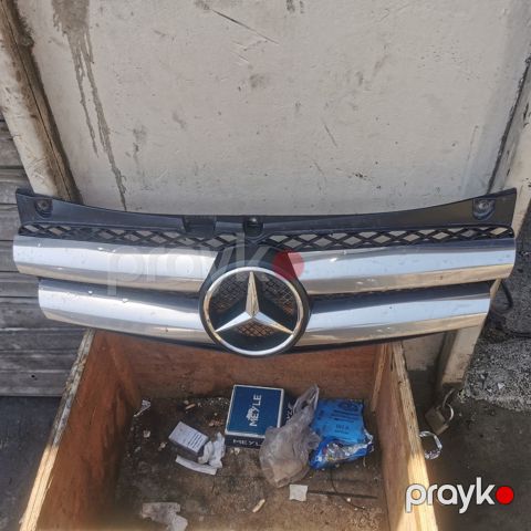 Mercedes Vito ön buferi və radiator barmaqlığı