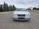 Mercedes E 230, 2.3 L, 1997 il, 507 696 km — Автомобили