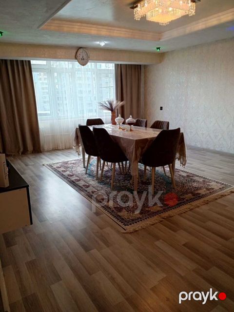 Satılır 3 otaqlı köhnə tikili 100 m²