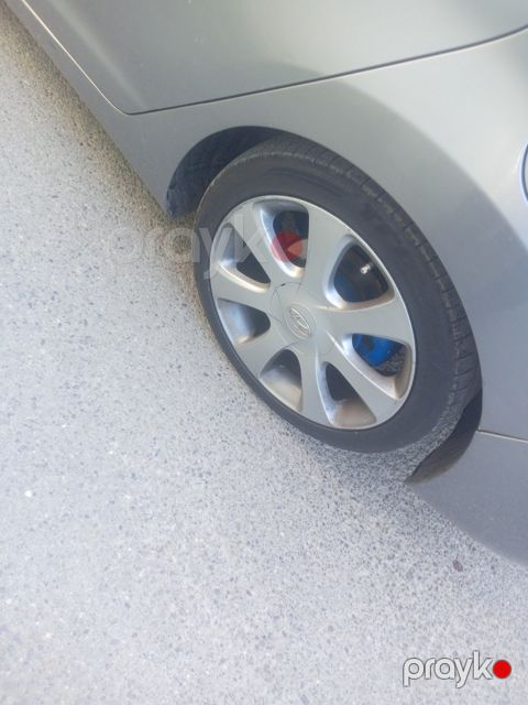 Hyundai Elantra təkərləri 215/45 R17