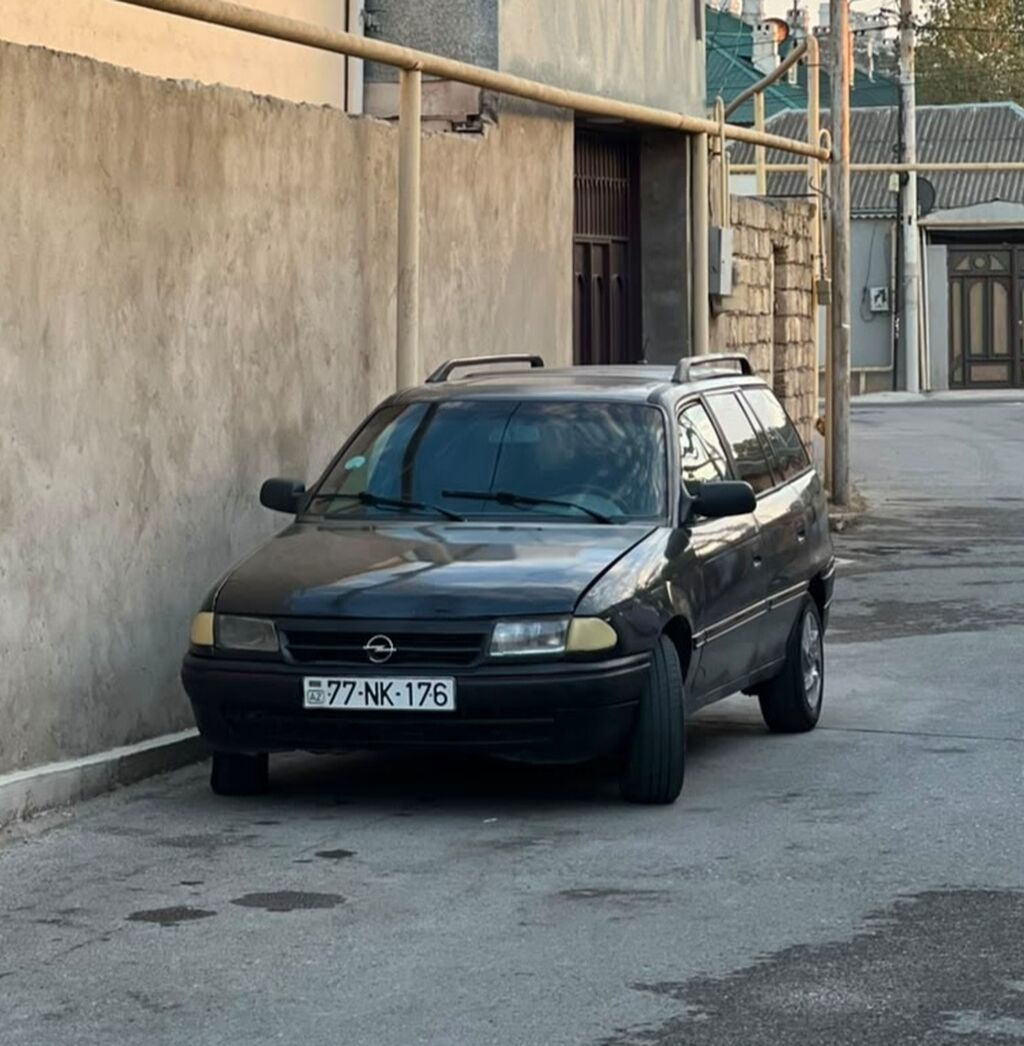 Opel Astra: 1.4 l | 1993 il 370000 km Universal